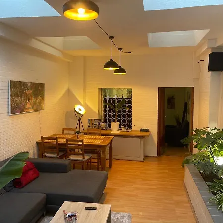 Center & Stadthaus, Zentrum * ترير