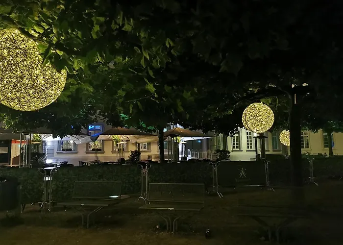 Center & Stadthaus, Zentrum * ترير